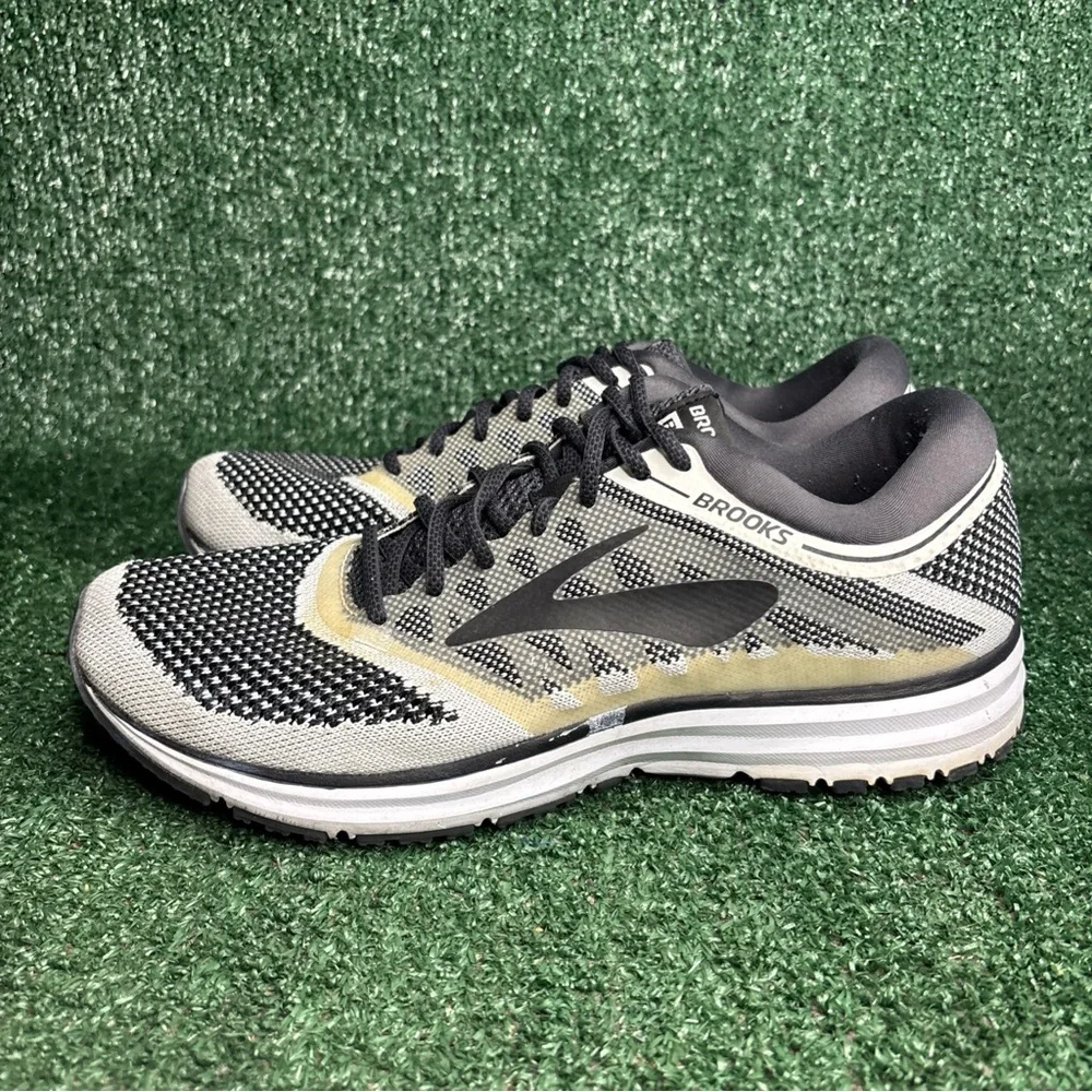 Brooks Revel‎ Mens Size 10.5 Black White Athletic Running Walking Shoes Sneakers